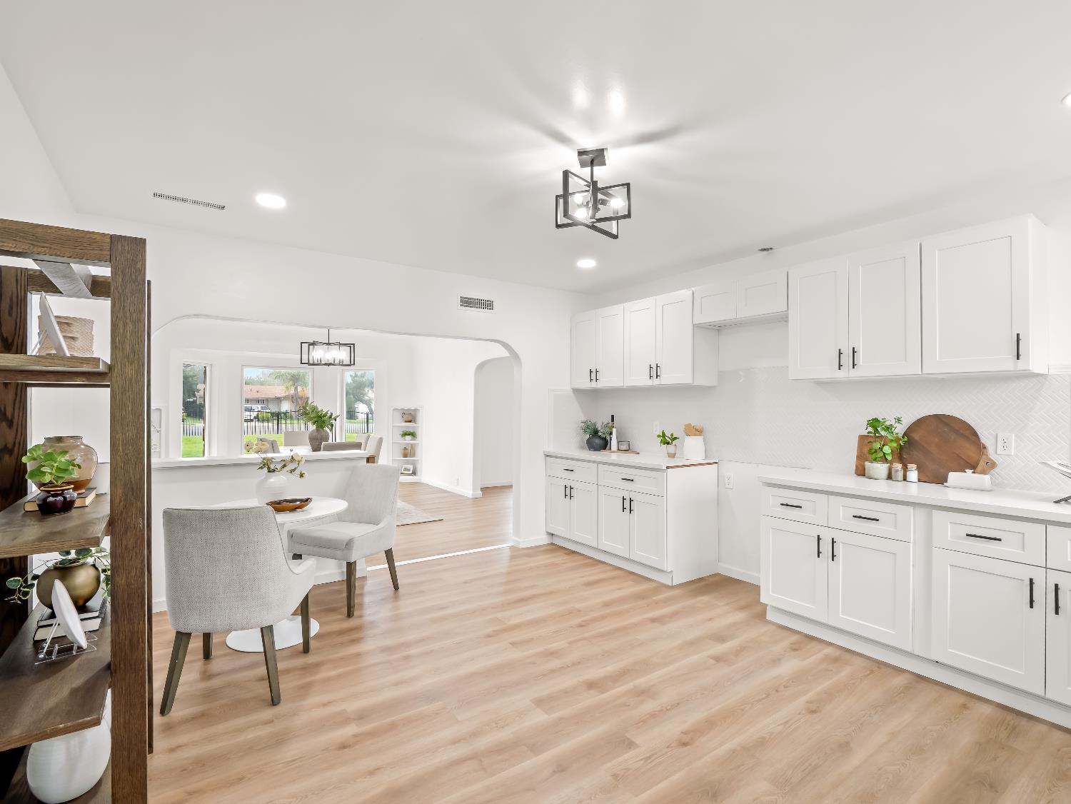 4933 E Tulare St, Fresno, CA 93727