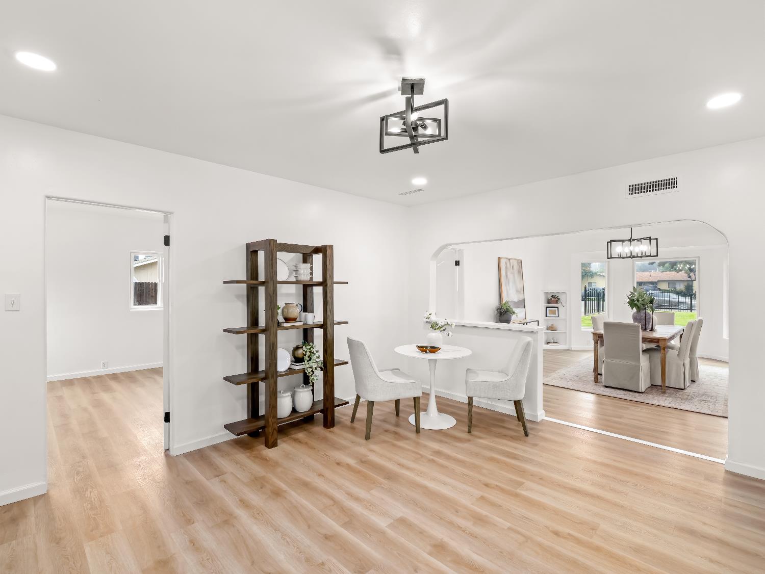 4933 E Tulare St, Fresno, CA 93727