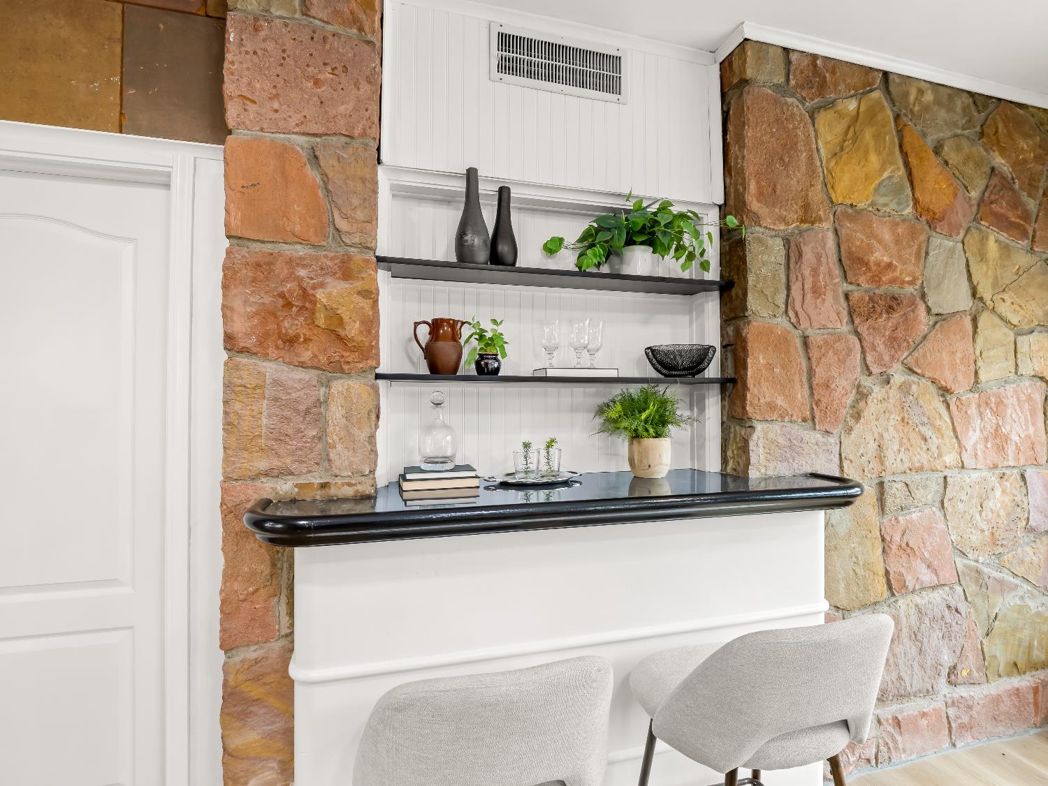 4933 E Tulare St, Fresno, CA 93727