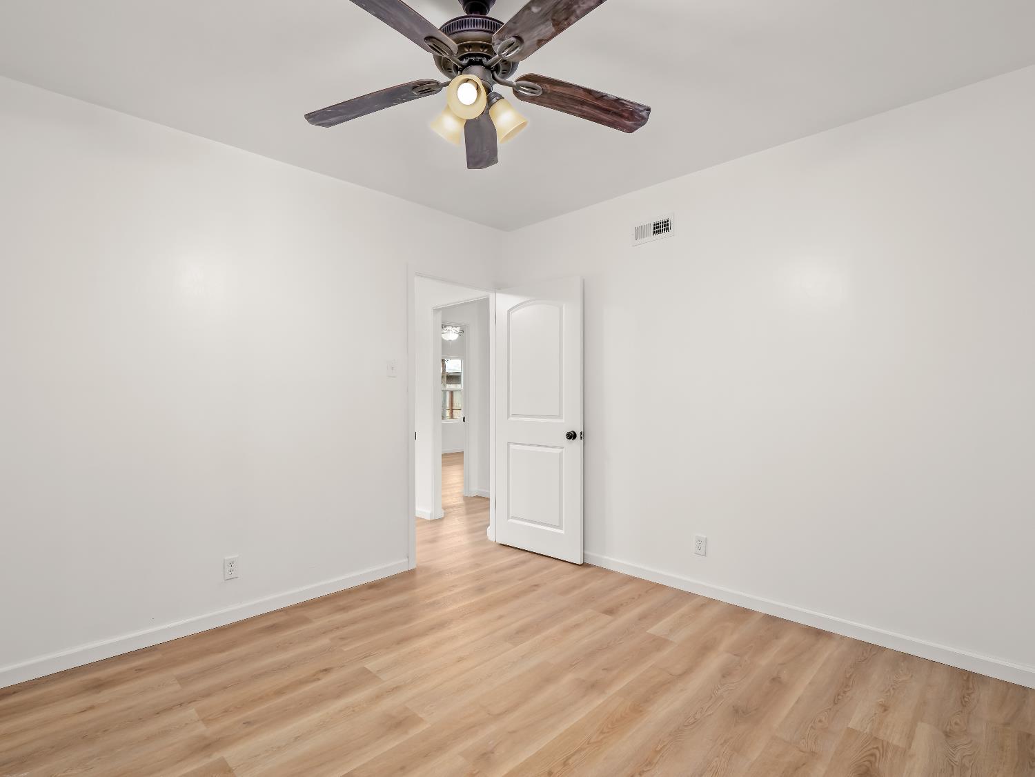 4933 E Tulare St, Fresno, CA 93727