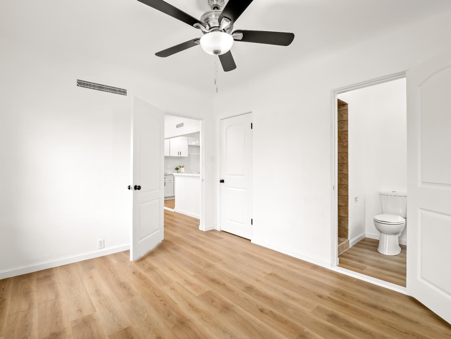 4933 E Tulare St, Fresno, CA 93727