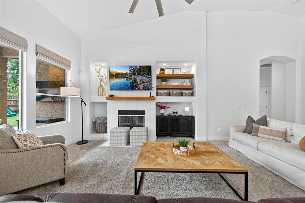 2946 Roberts Ave, Clovis, CA 93611