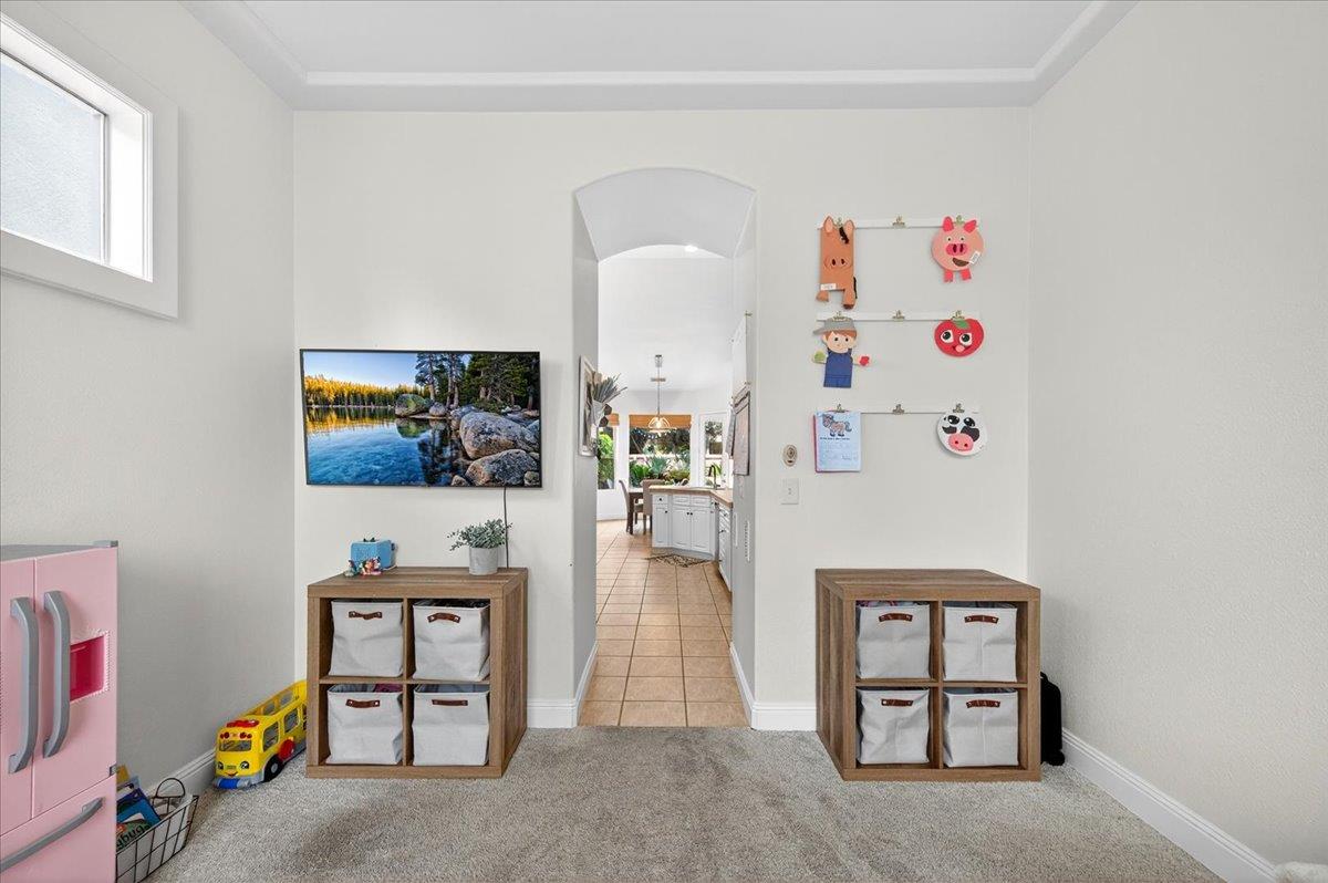 2946 Roberts Ave, Clovis, CA 93611