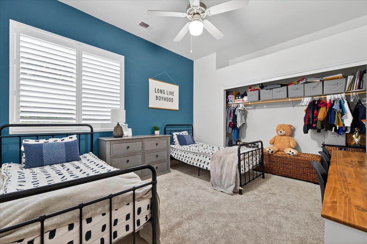 2946 Roberts Ave, Clovis, CA 93611