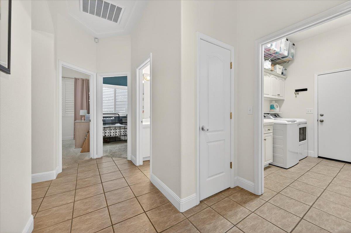 2946 Roberts Ave, Clovis, CA 93611