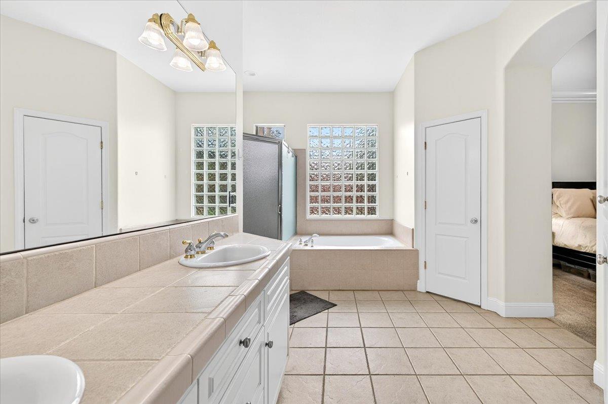 2946 Roberts Ave, Clovis, CA 93611