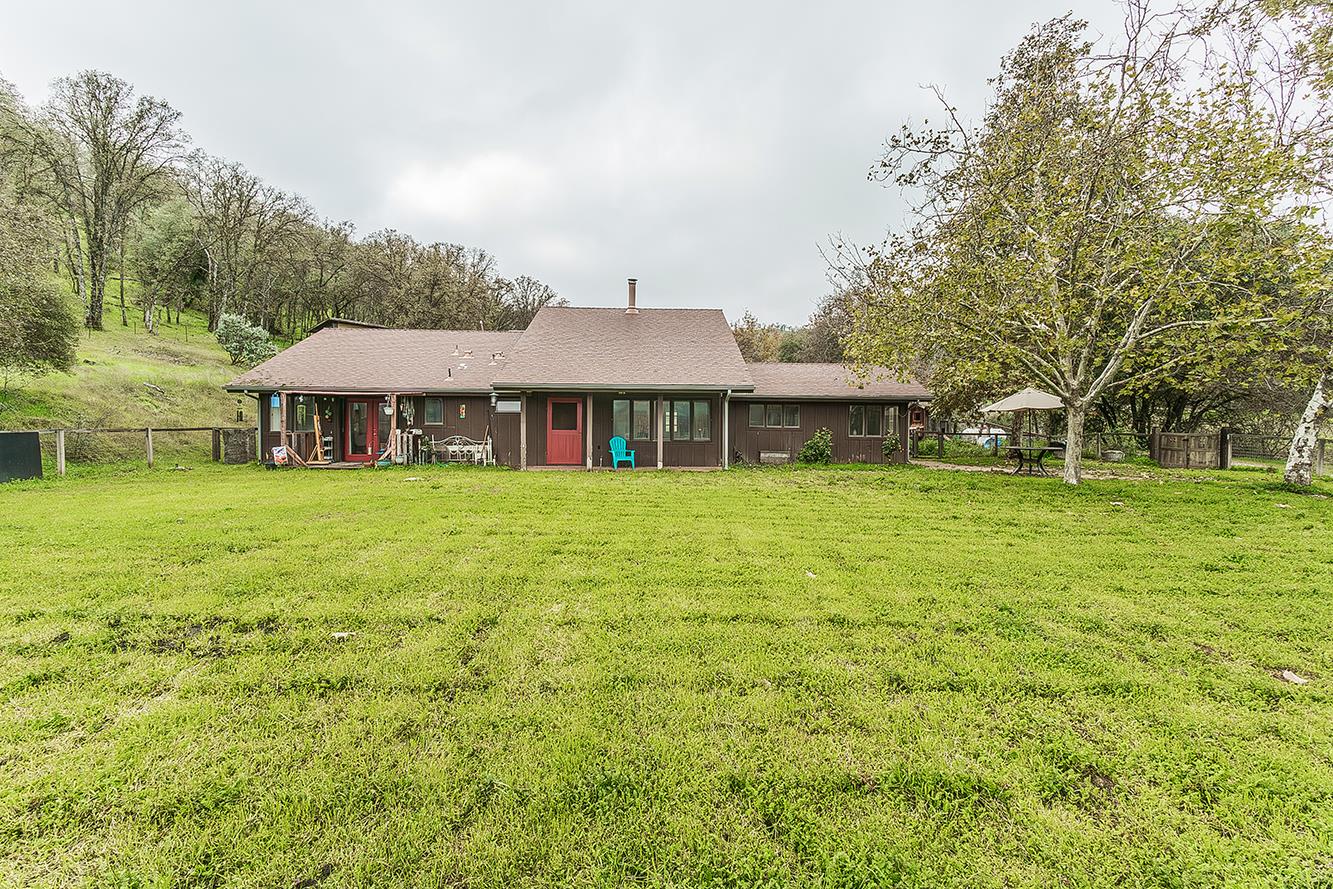 30240 Watts Valley Rd, Tollhouse, CA 93667