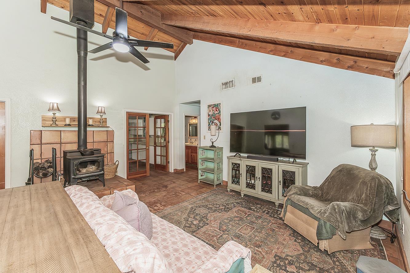 30240 Watts Valley Rd, Tollhouse, CA 93667