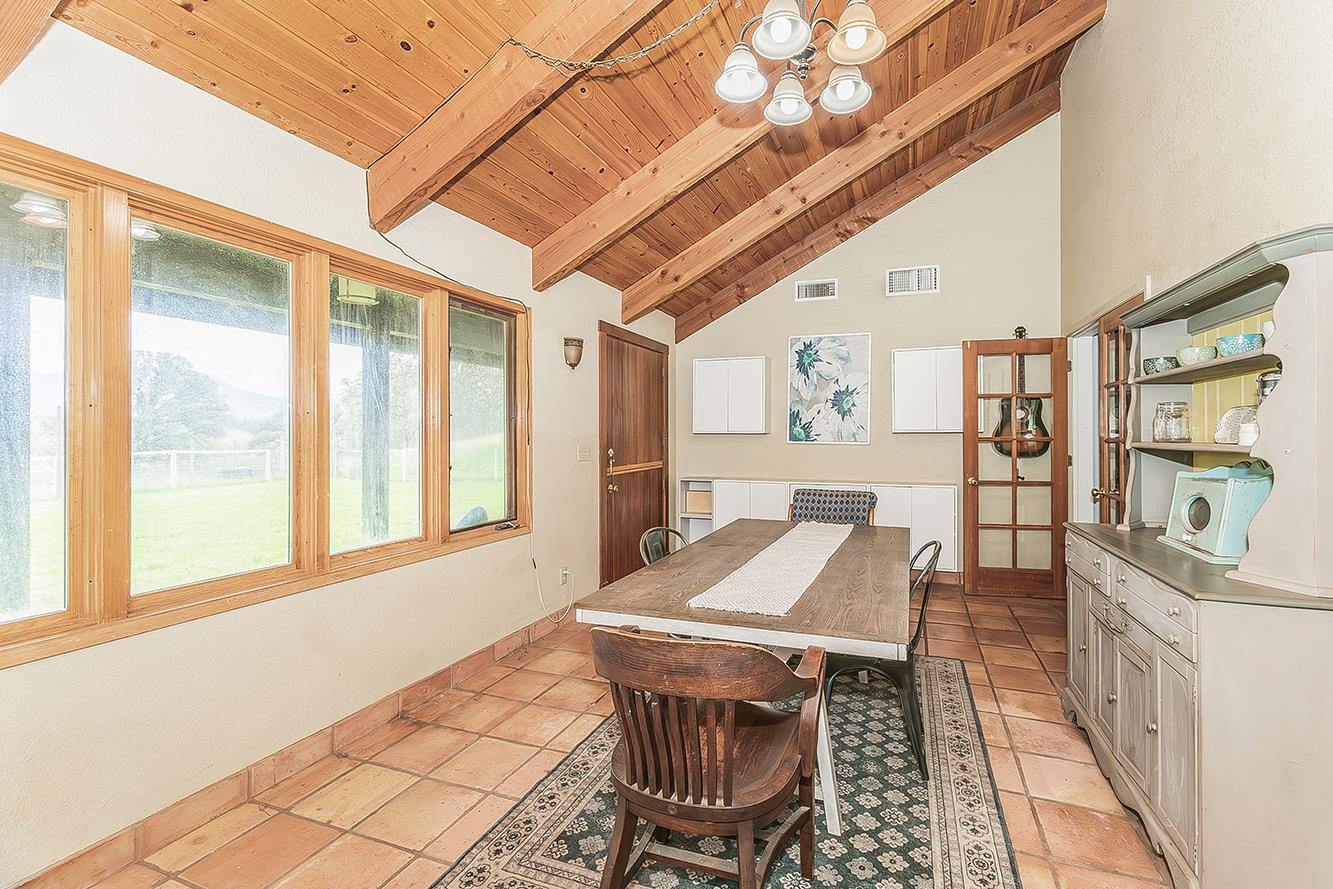 30240 Watts Valley Rd, Tollhouse, CA 93667