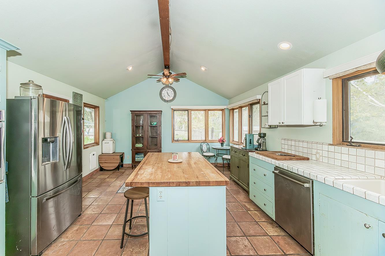 30240 Watts Valley Rd, Tollhouse, CA 93667