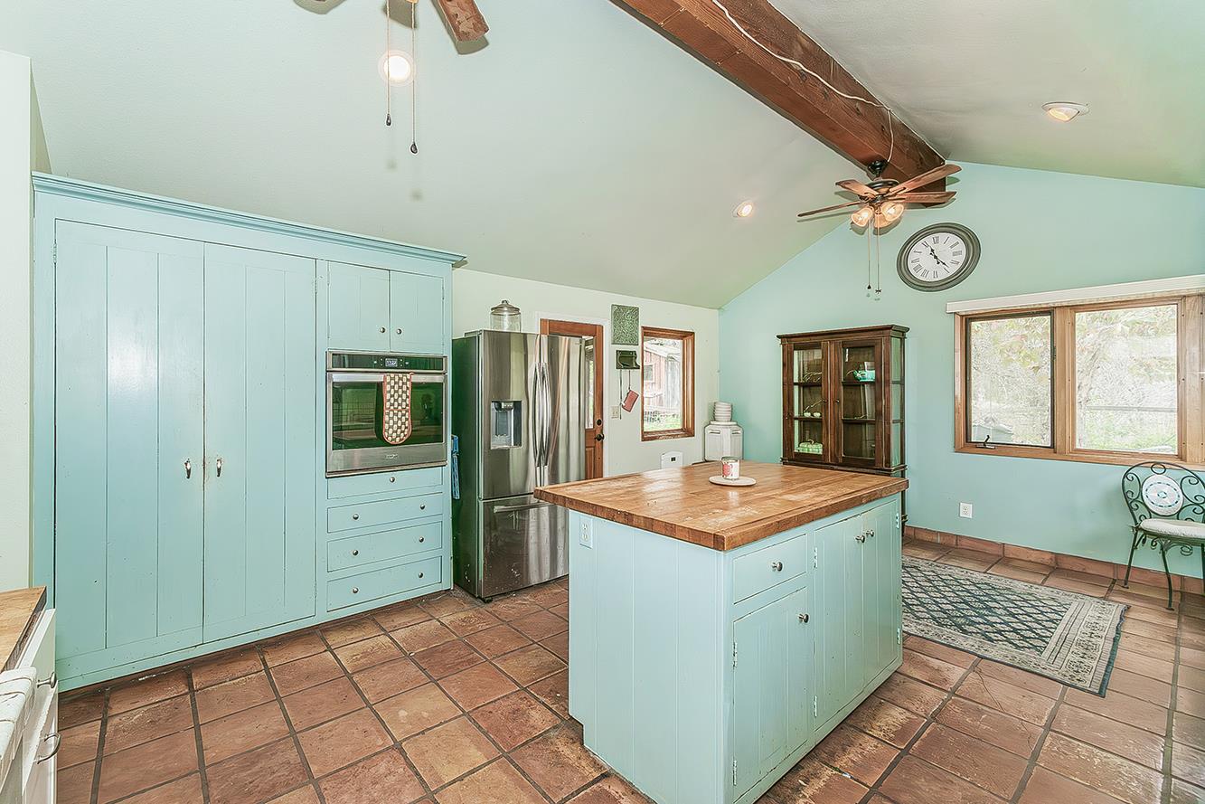 30240 Watts Valley Rd, Tollhouse, CA 93667