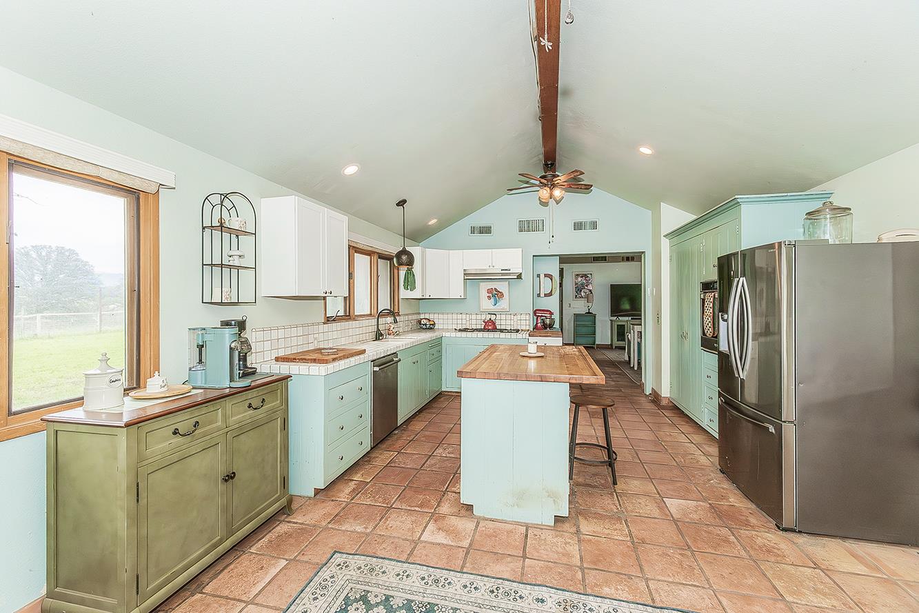 30240 Watts Valley Rd, Tollhouse, CA 93667