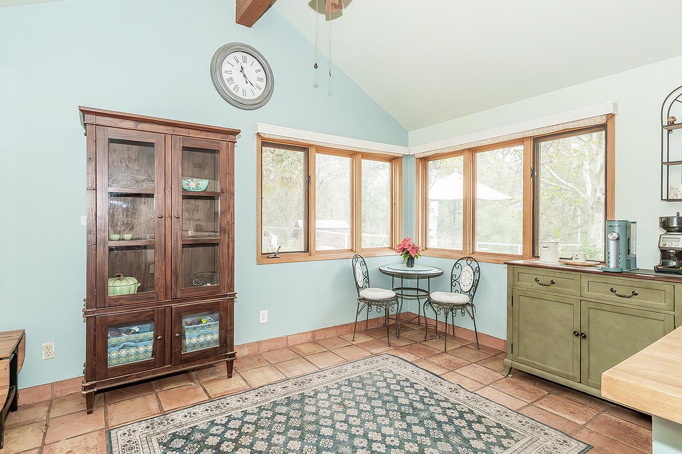 30240 Watts Valley Rd, Tollhouse, CA 93667