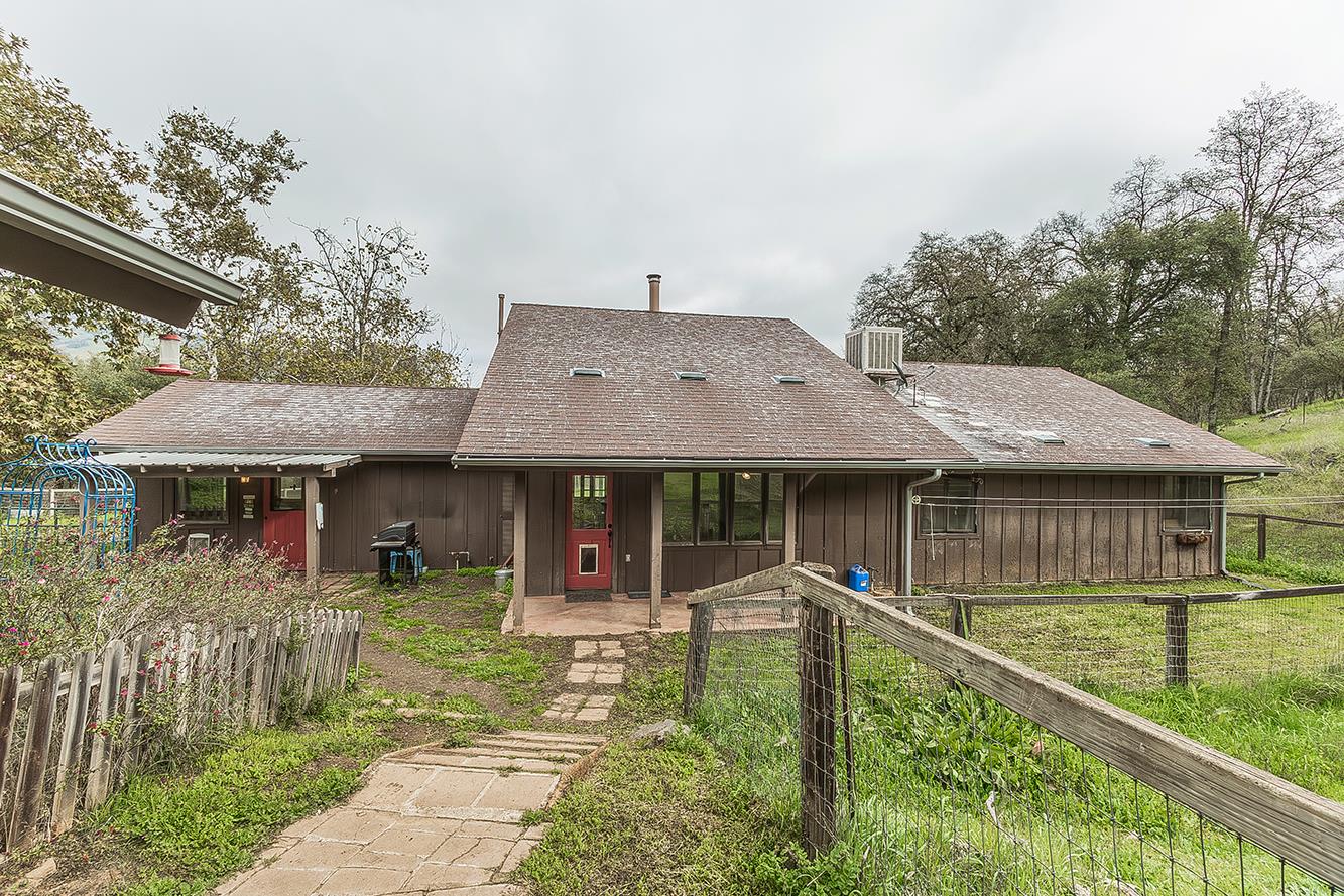 30240 Watts Valley Rd, Tollhouse, CA 93667