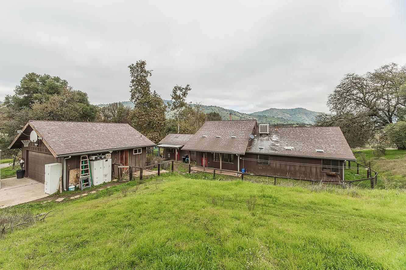 30240 Watts Valley Rd, Tollhouse, CA 93667