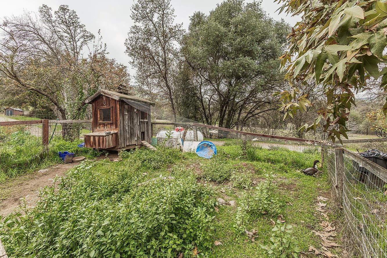 30240 Watts Valley Rd, Tollhouse, CA 93667