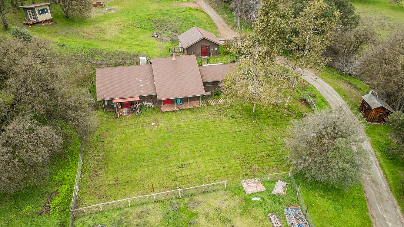 30240 Watts Valley Rd, Tollhouse, CA 93667