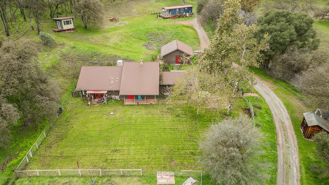30240 Watts Valley Rd, Tollhouse, CA 93667