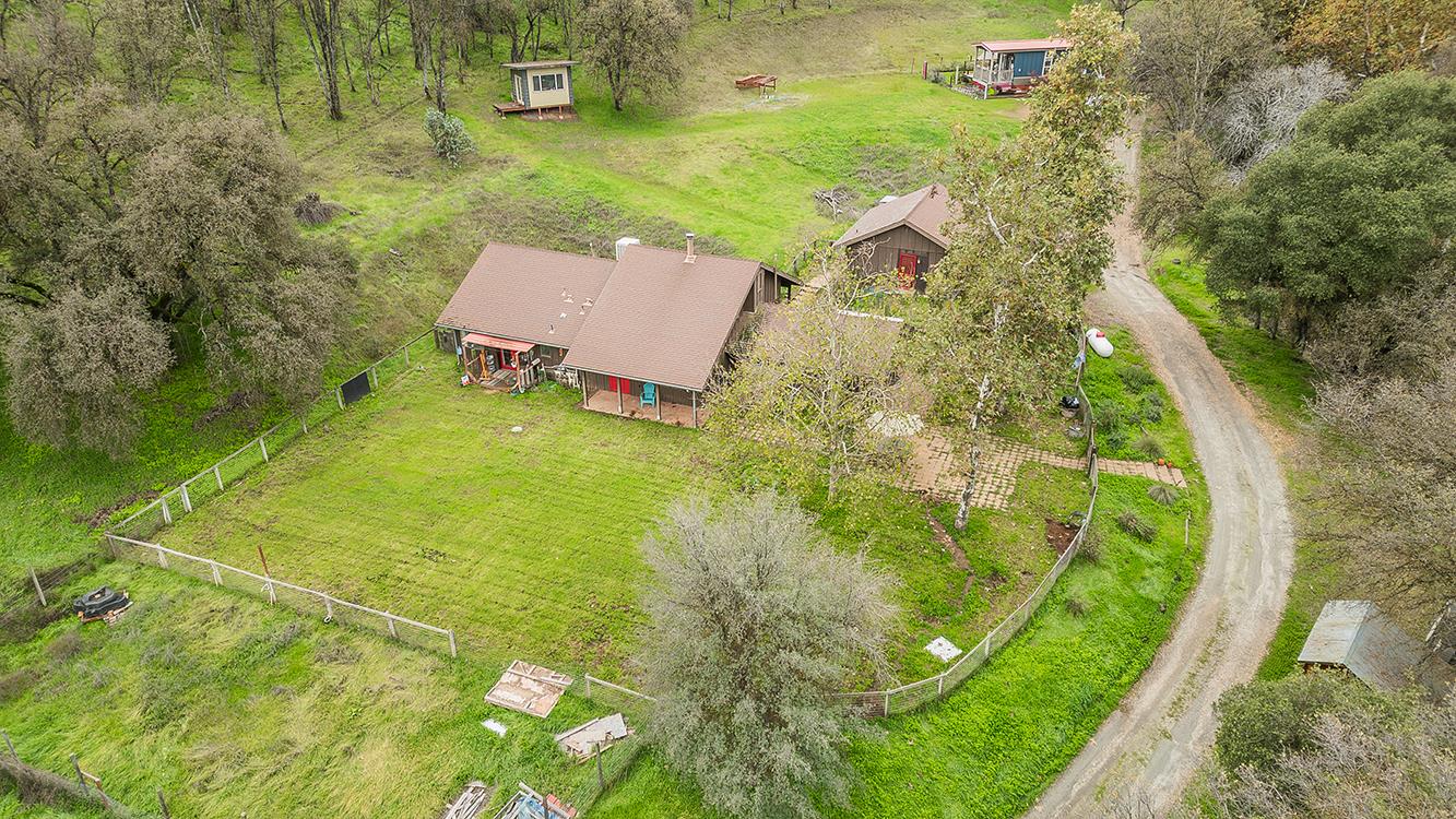 30240 Watts Valley Rd, Tollhouse, CA 93667