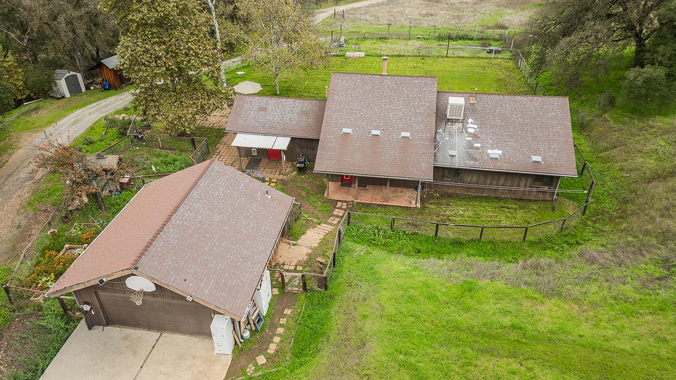 30240 Watts Valley Rd, Tollhouse, CA 93667