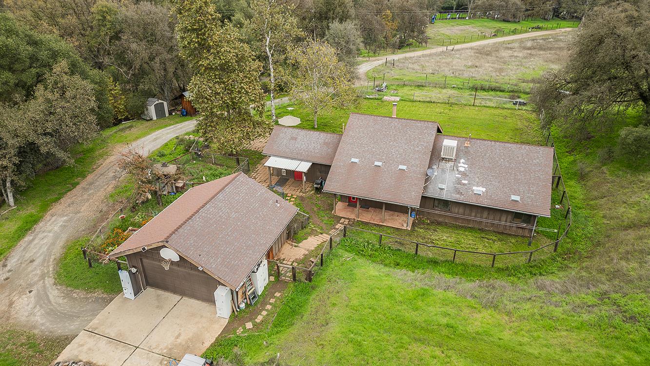 30240 Watts Valley Rd, Tollhouse, CA 93667