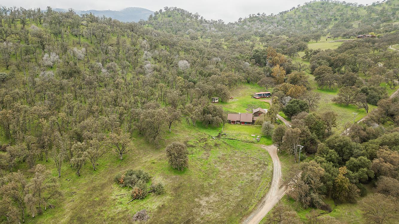 30240 Watts Valley Rd, Tollhouse, CA 93667