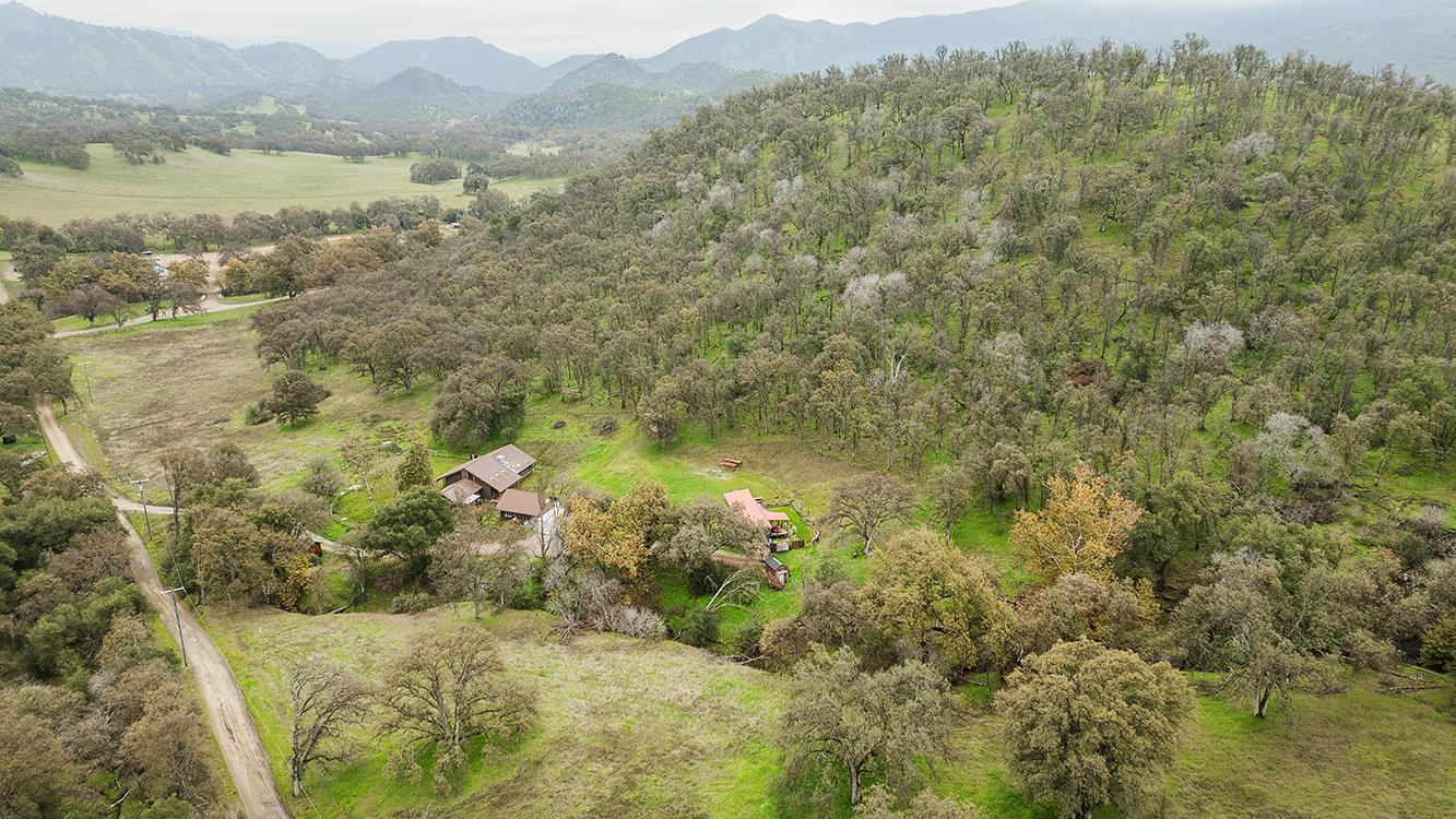 30240 Watts Valley Rd, Tollhouse, CA 93667