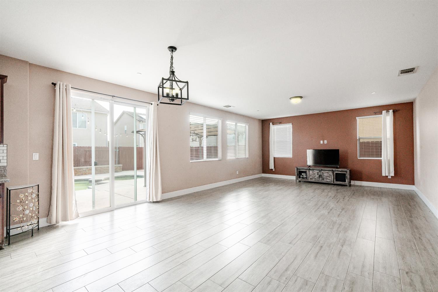 59 Rancho Santa Fe Dr, Madera, CA 93638