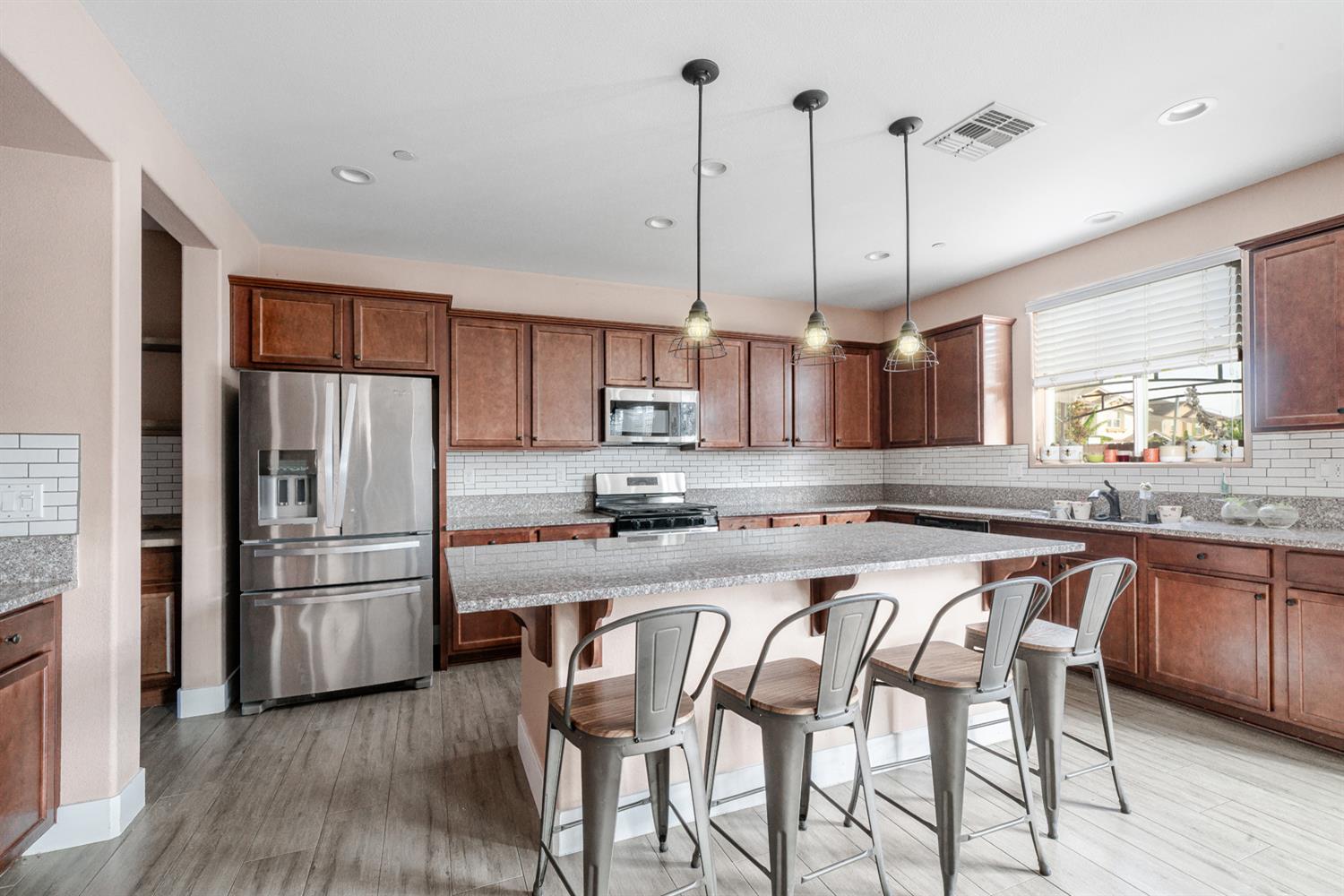 59 Rancho Santa Fe Dr, Madera, CA 93638