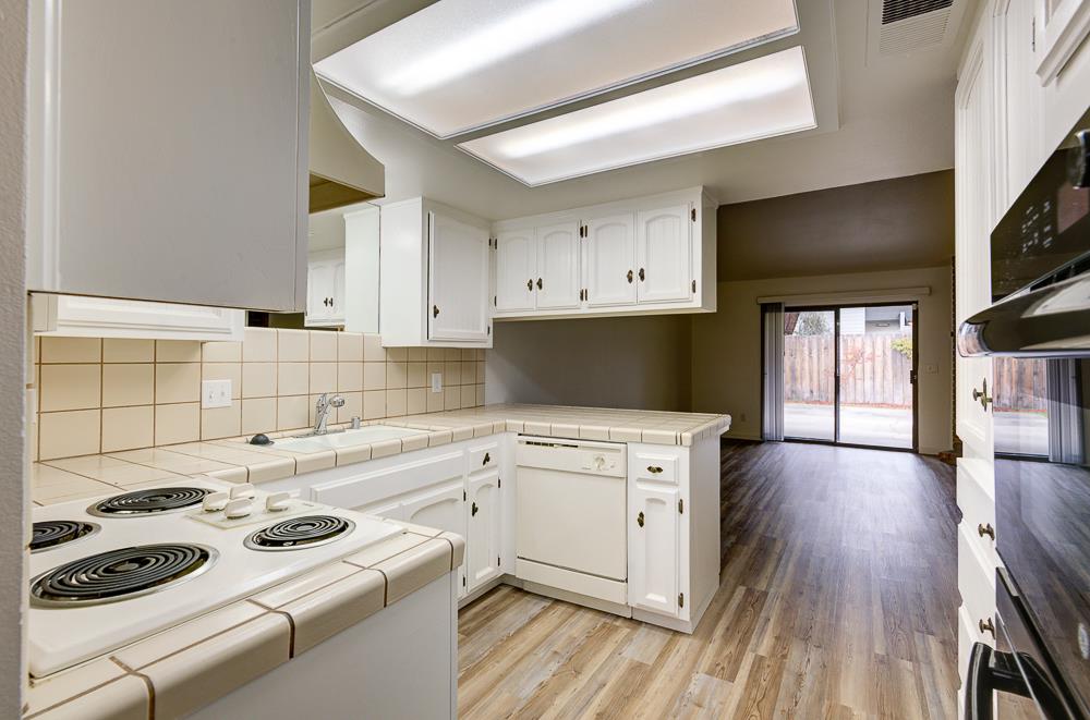 7580 N Angus St #103, Fresno, CA 93720