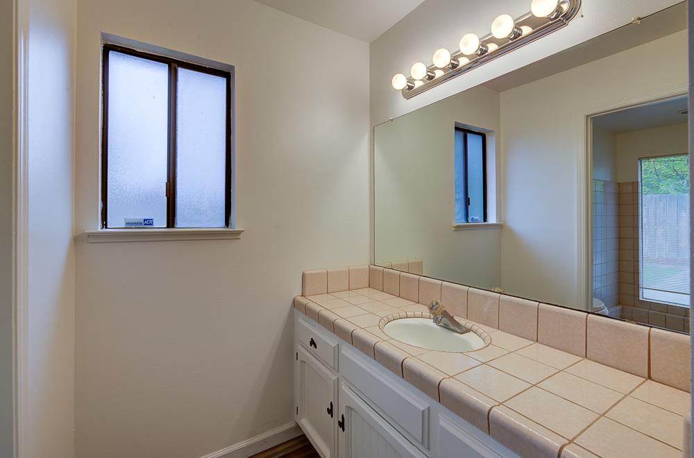 7580 N Angus St #103, Fresno, CA 93720