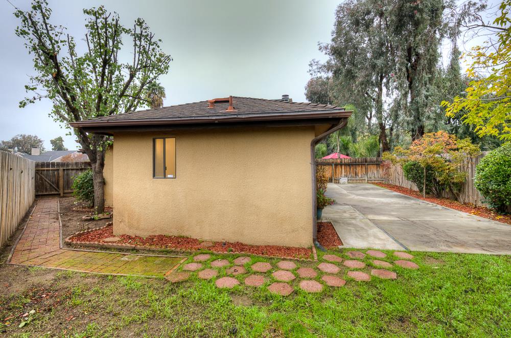 7580 N Angus St #103, Fresno, CA 93720