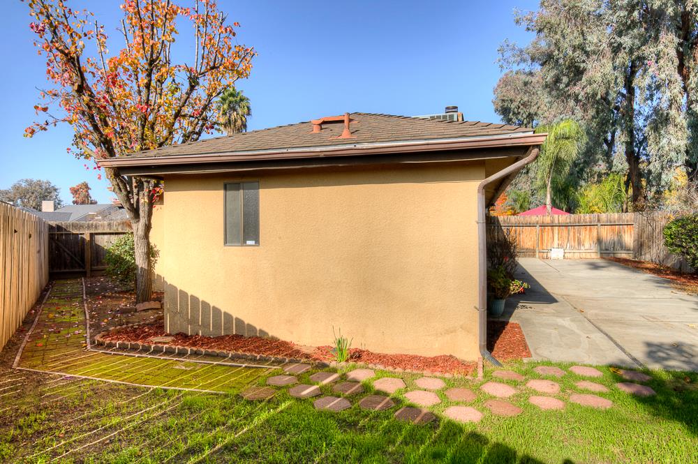 7580 N Angus St #103, Fresno, CA 93720