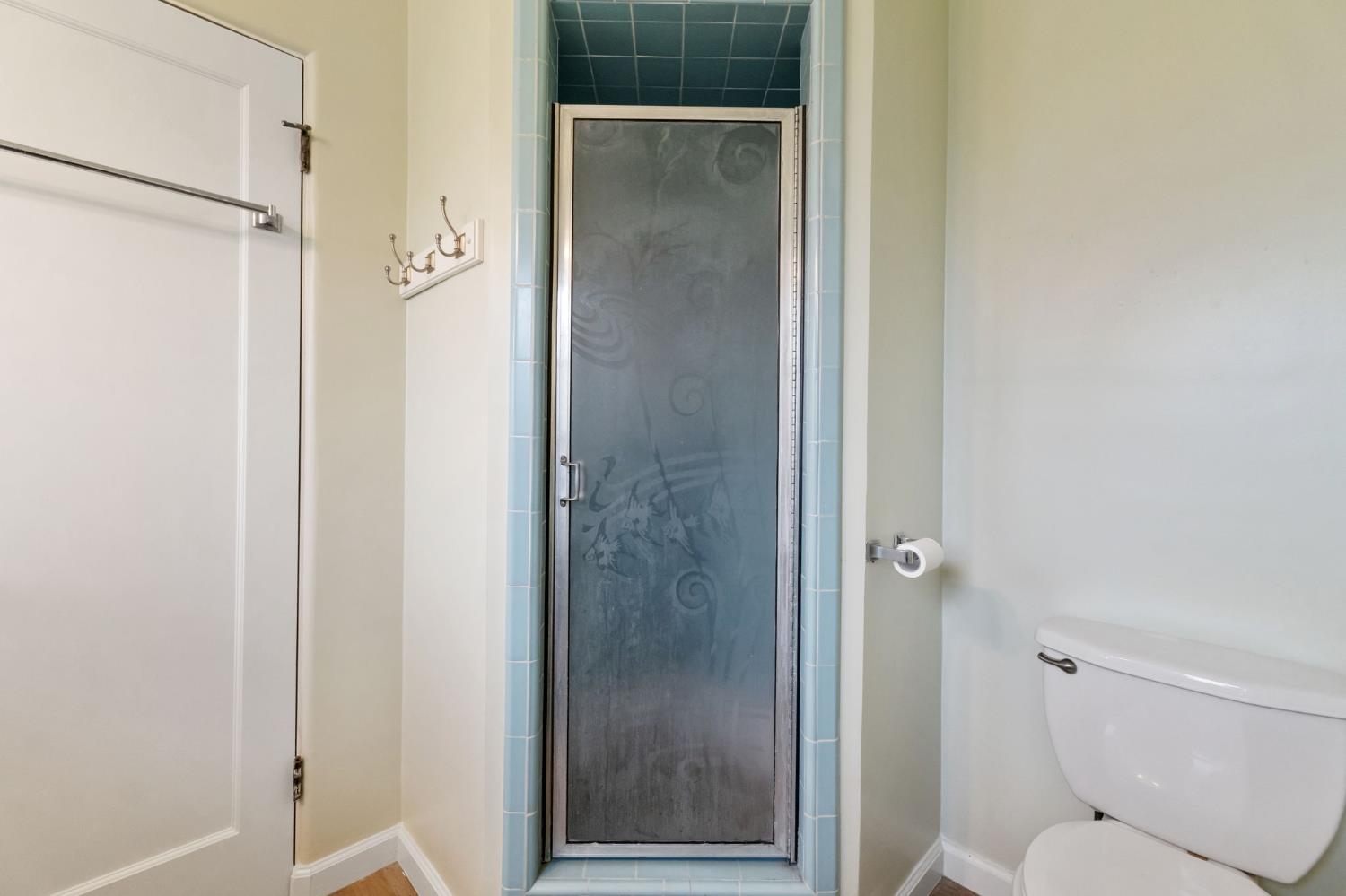 935 S Park Circle Dr, Fresno, CA 93727