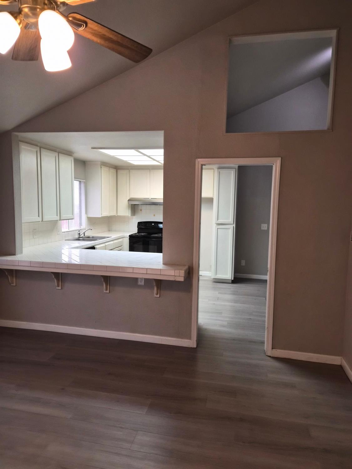 5660 W Tenaya Ave, Fresno, CA 93722