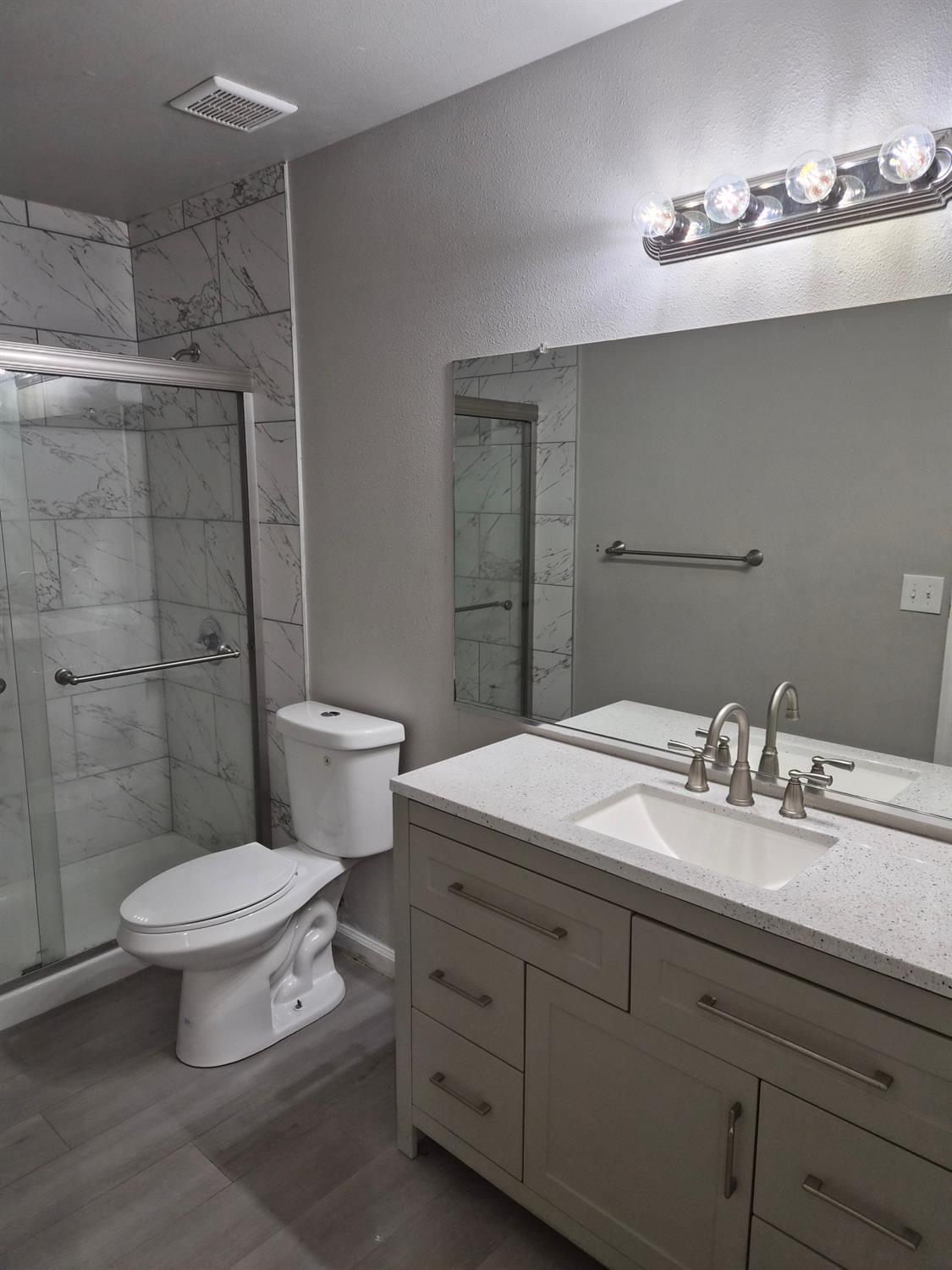 5660 W Tenaya Ave, Fresno, CA 93722