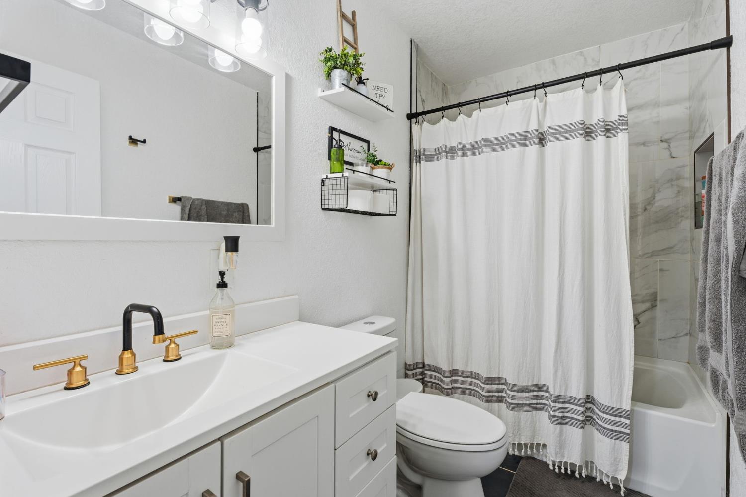 514 Williams Ave, Madera, CA 93637