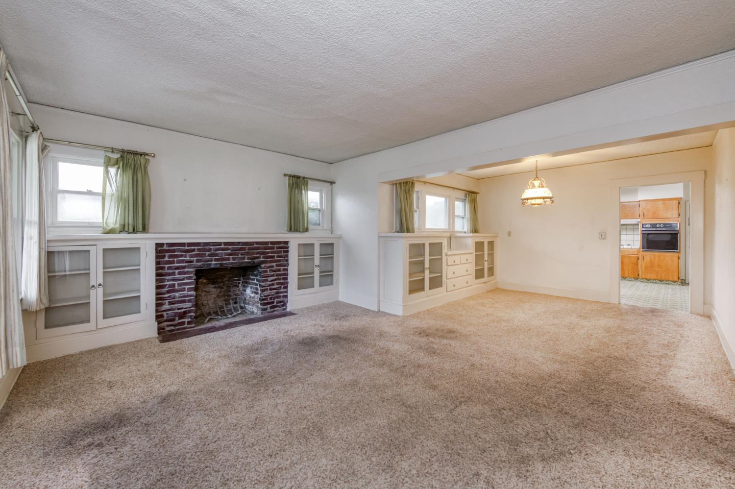 1036 E Cornell Ave, Fresno, CA 93704