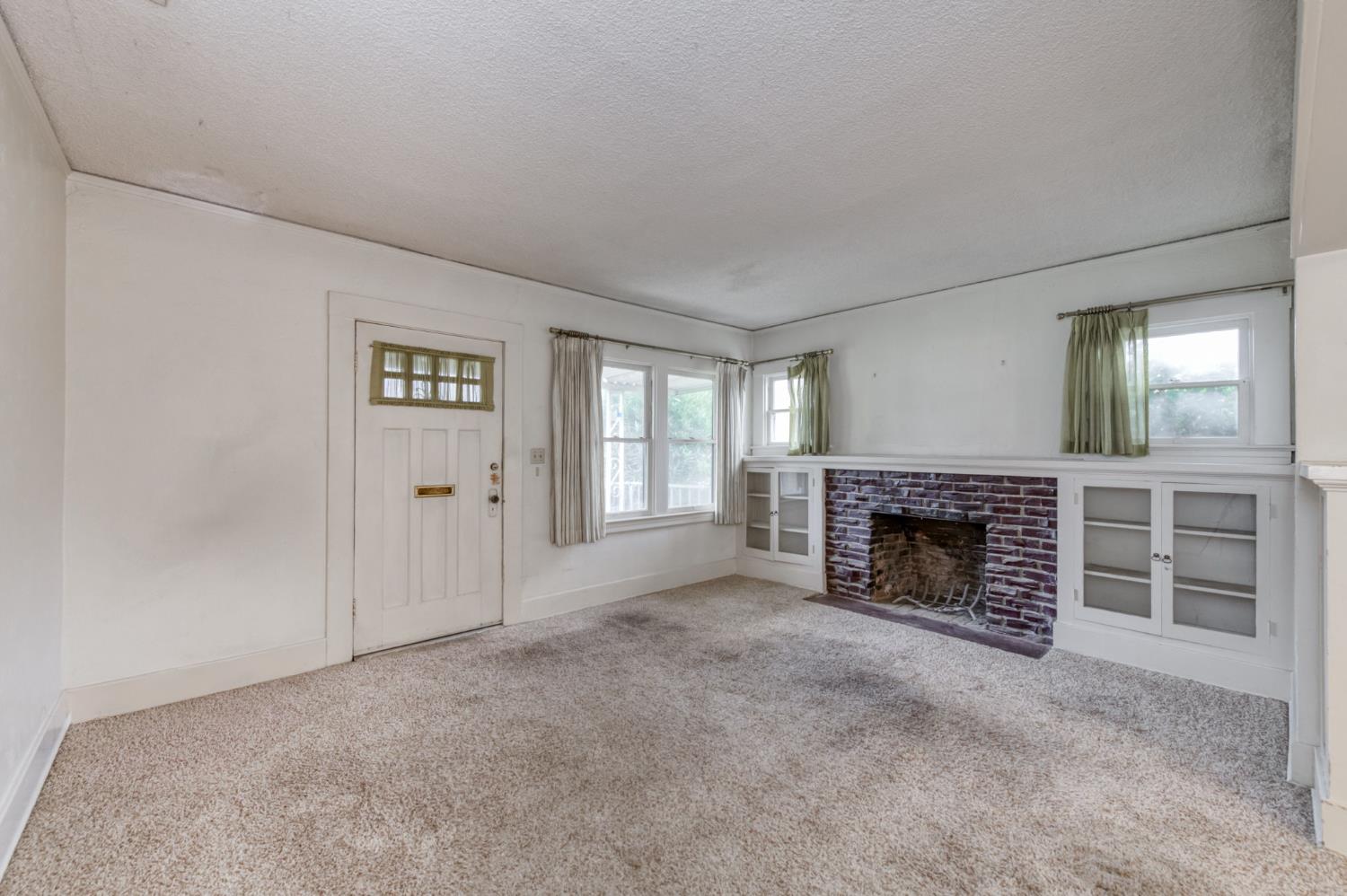 1036 E Cornell Ave, Fresno, CA 93704