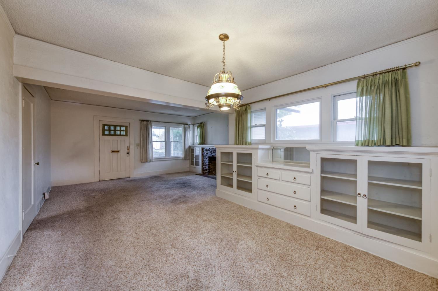 1036 E Cornell Ave, Fresno, CA 93704