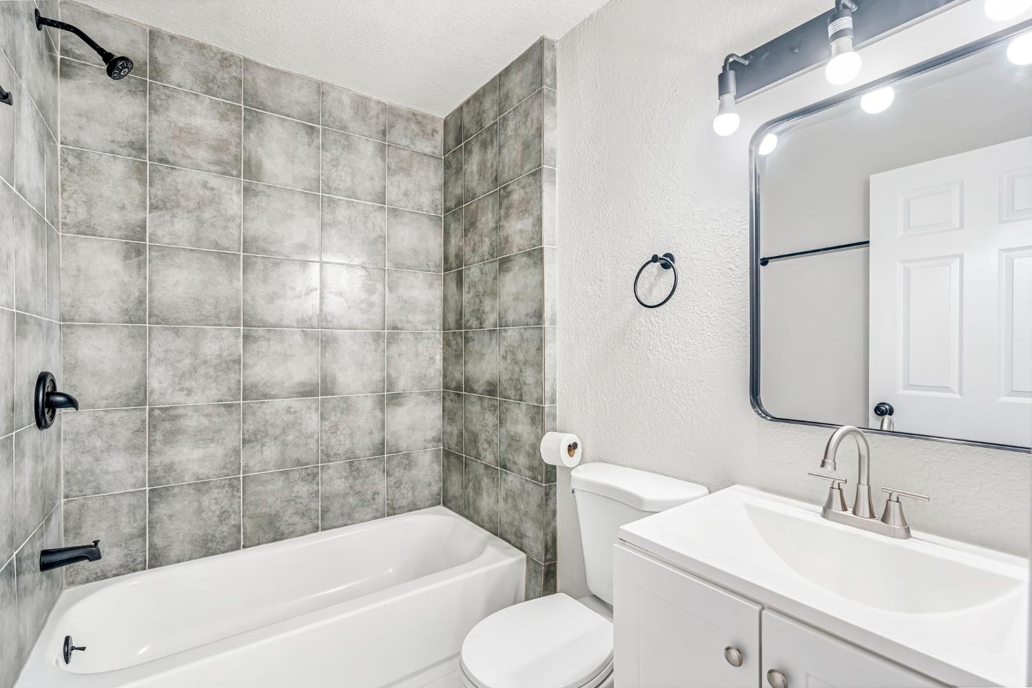 33238 W Hidalgo Ave, Cantua Creek, CA 93608