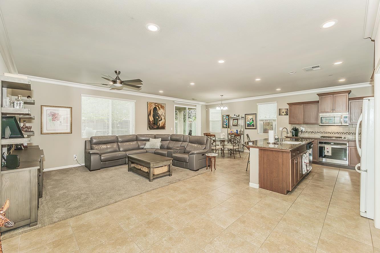 7133 N Generation Dr, Fresno, CA 93711