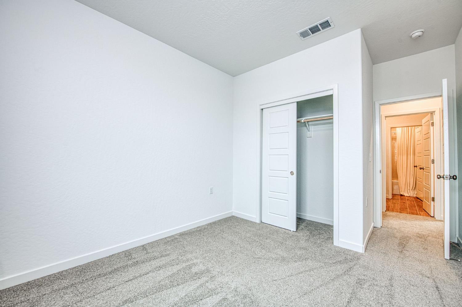 1270 Summerset Ave, Clovis, CA 93619