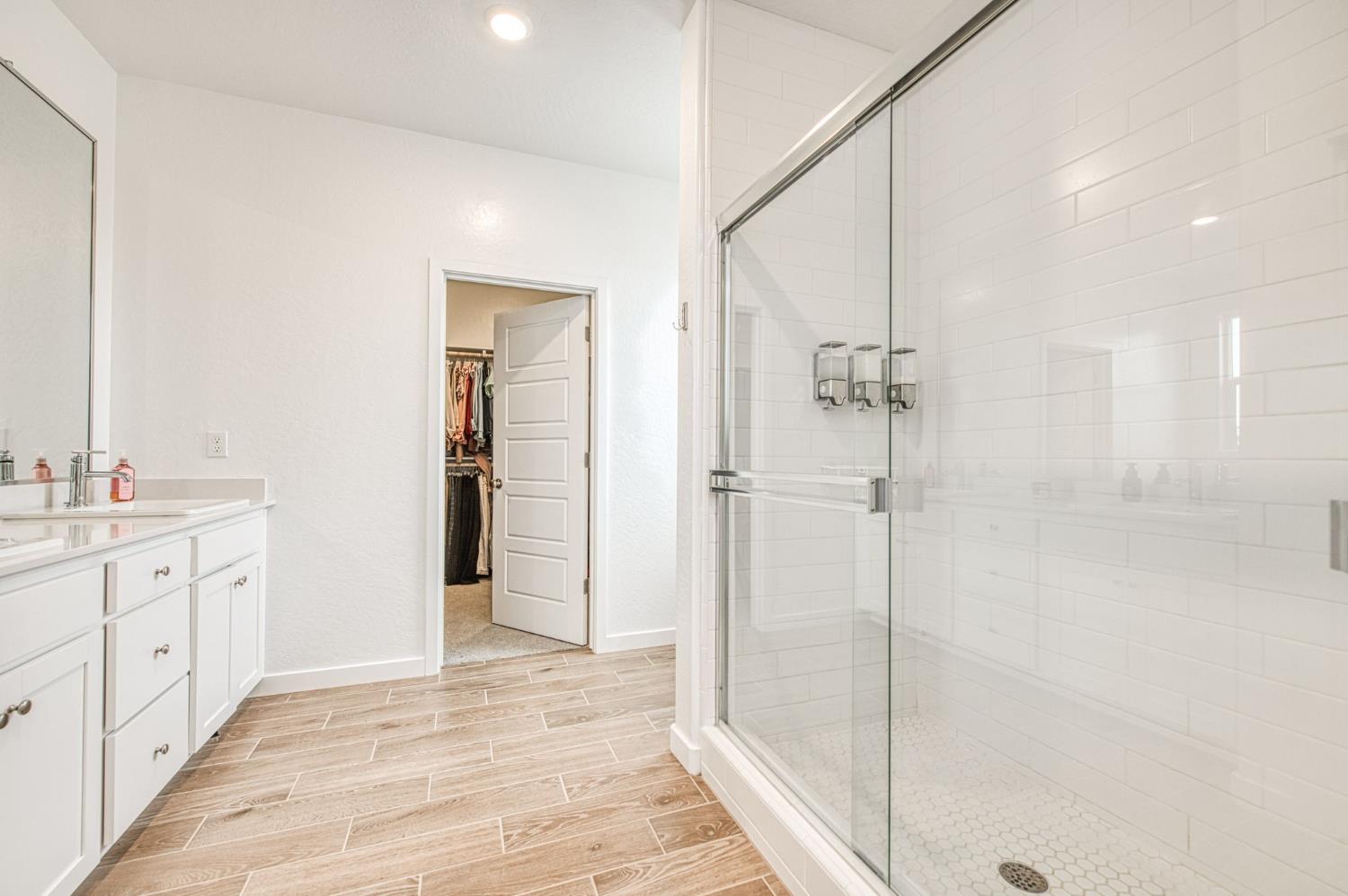 1270 Summerset Ave, Clovis, CA 93619