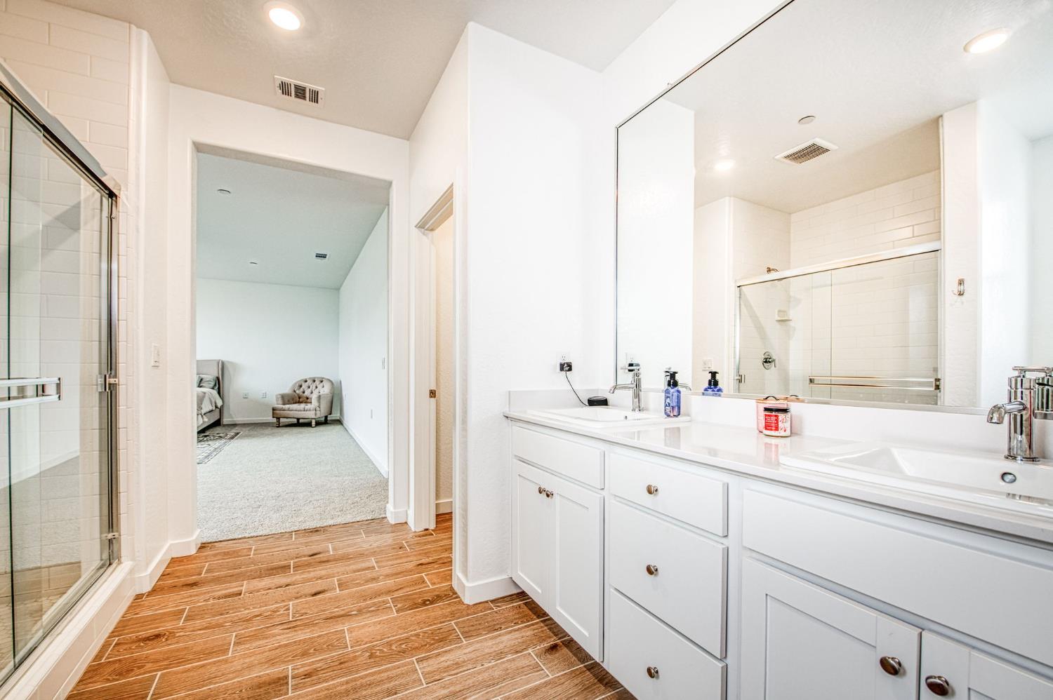 1270 Summerset Ave, Clovis, CA 93619