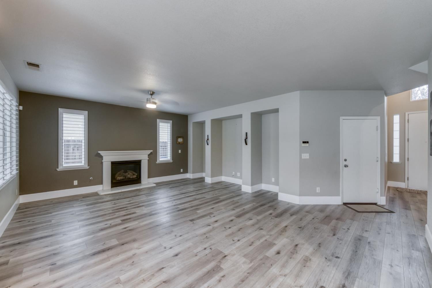 1822 N Magnolia, Clovis, CA 93619