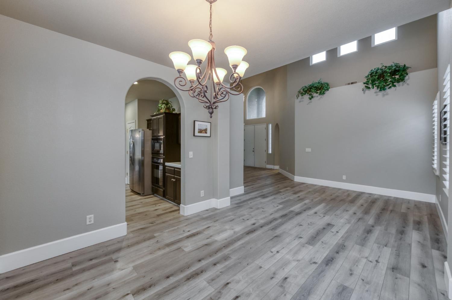 1822 N Magnolia, Clovis, CA 93619