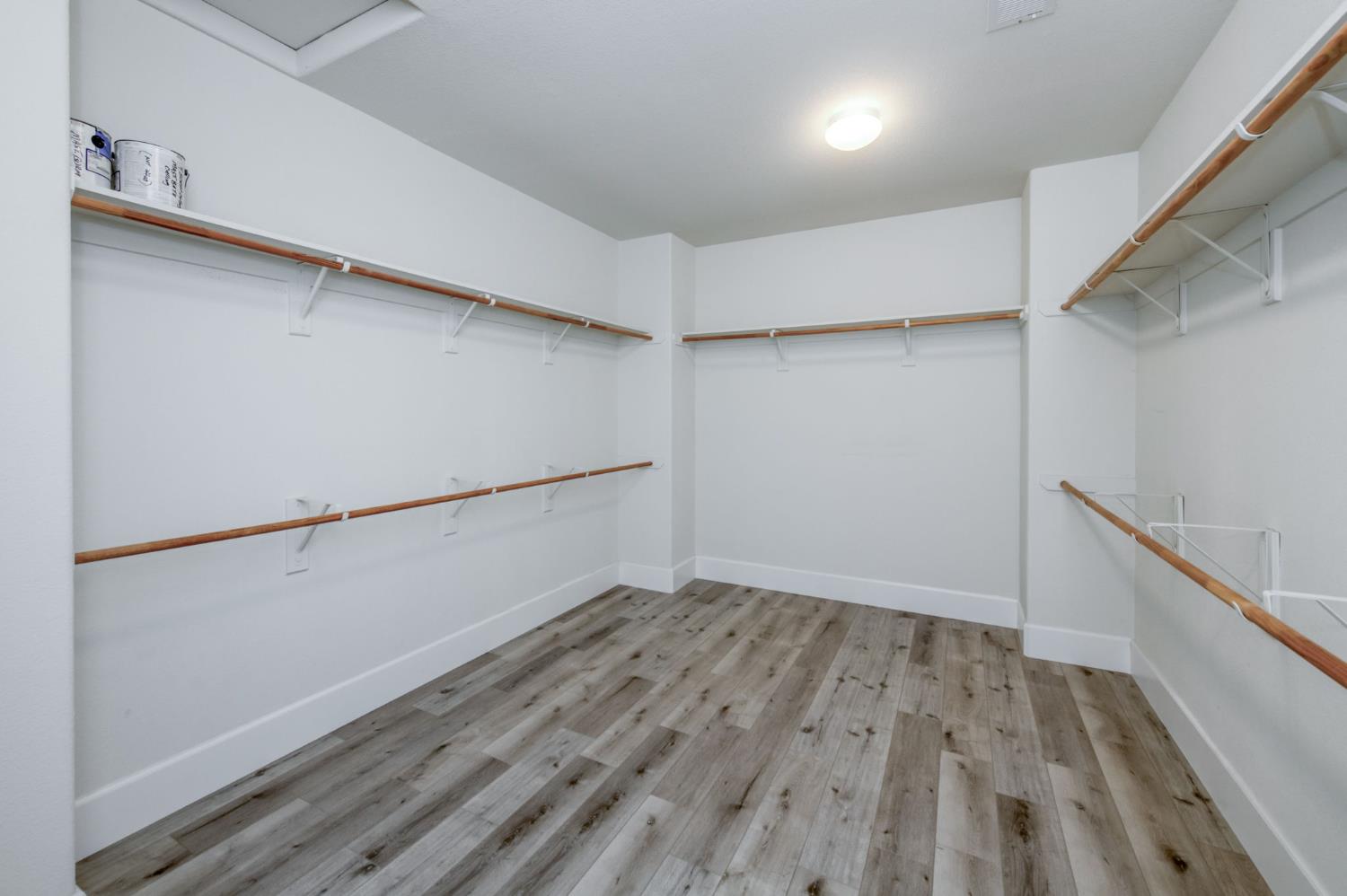 1822 N Magnolia, Clovis, CA 93619