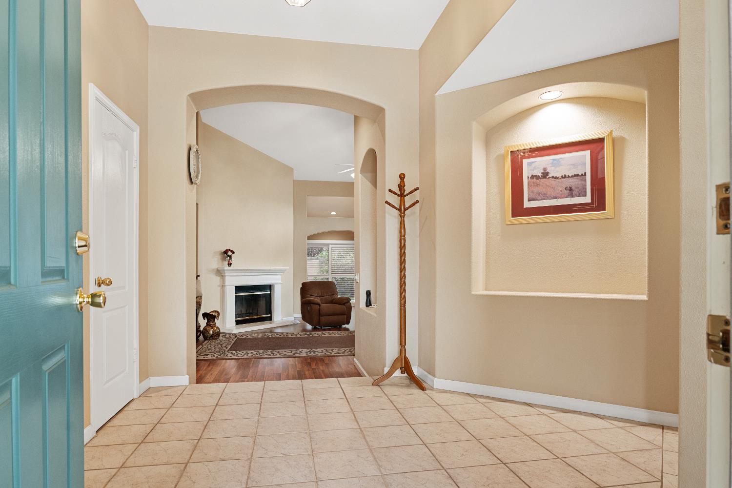 2302 E Rush Ave, Fresno, CA 93730