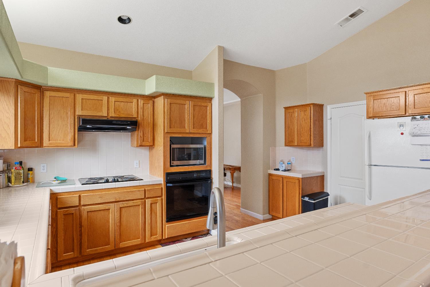 2302 E Rush Ave, Fresno, CA 93730